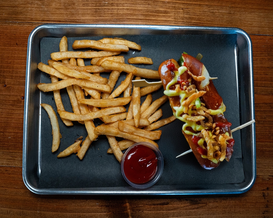 HOT DOG.