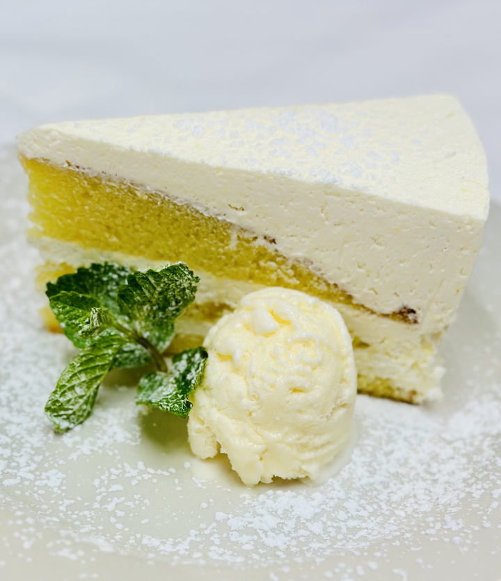 Limoncello Cake.