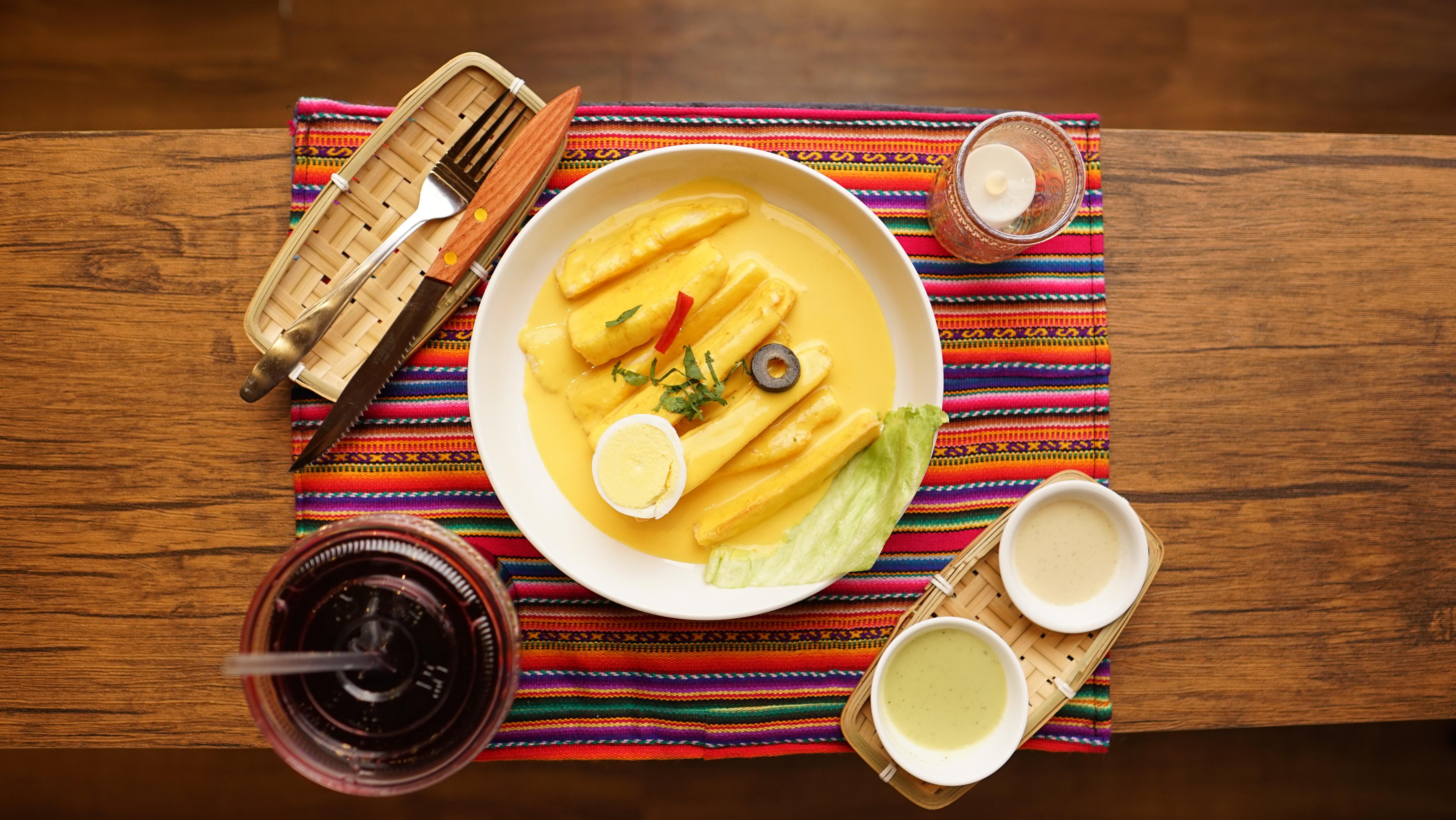 Yucca a la Huancaina.