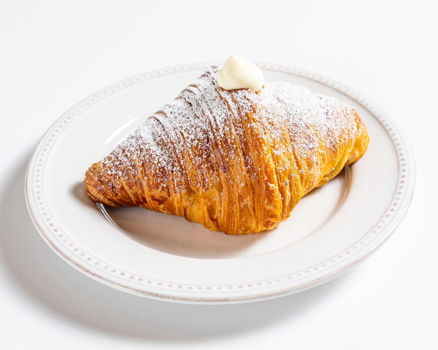 Chantilly Croissant.