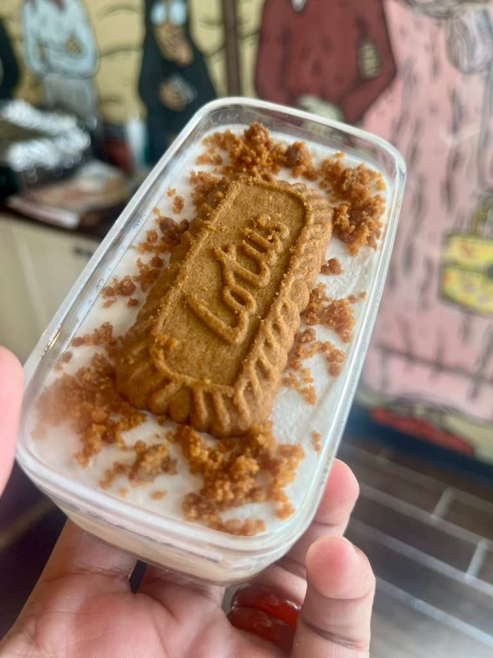 *Biscoff Cheese Cake.