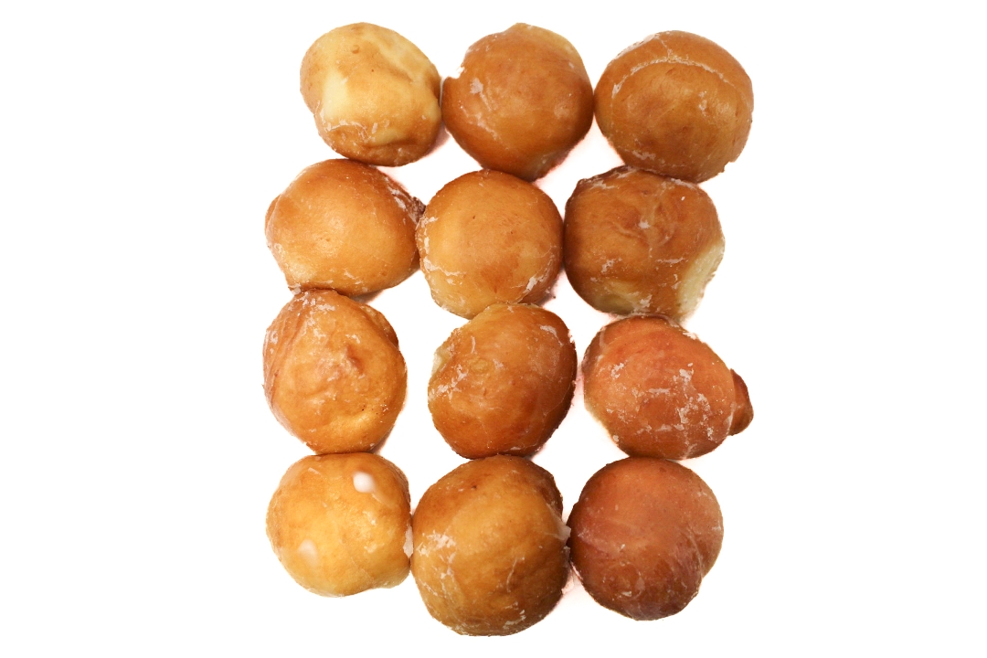 12 Donut Holes.
