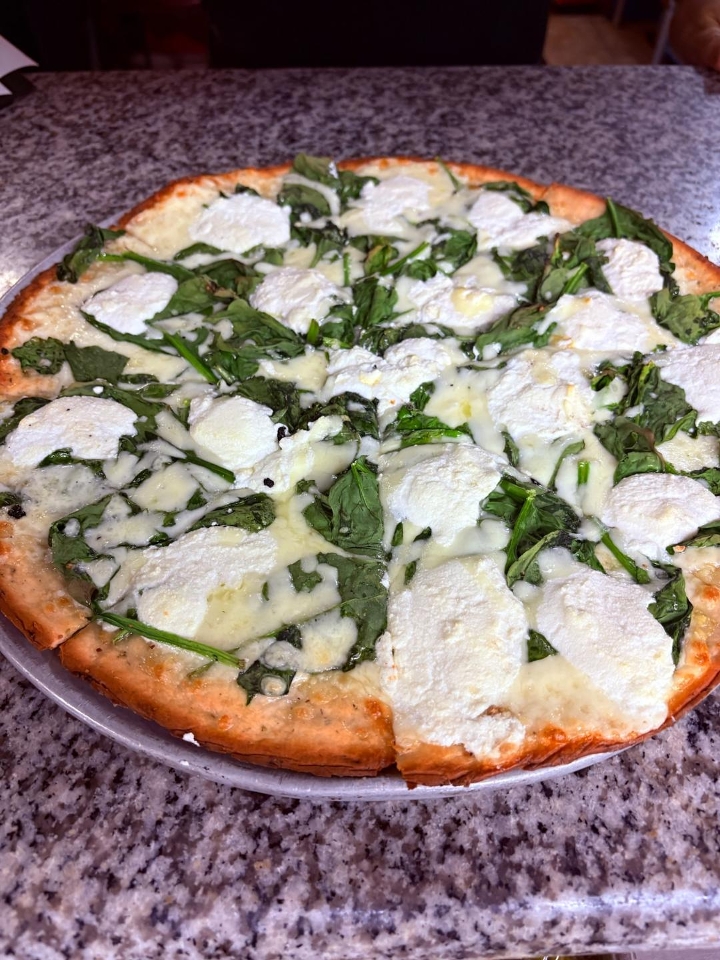 14" GF RICOTTA/SPINACH WHITE CAULIFLOWER.