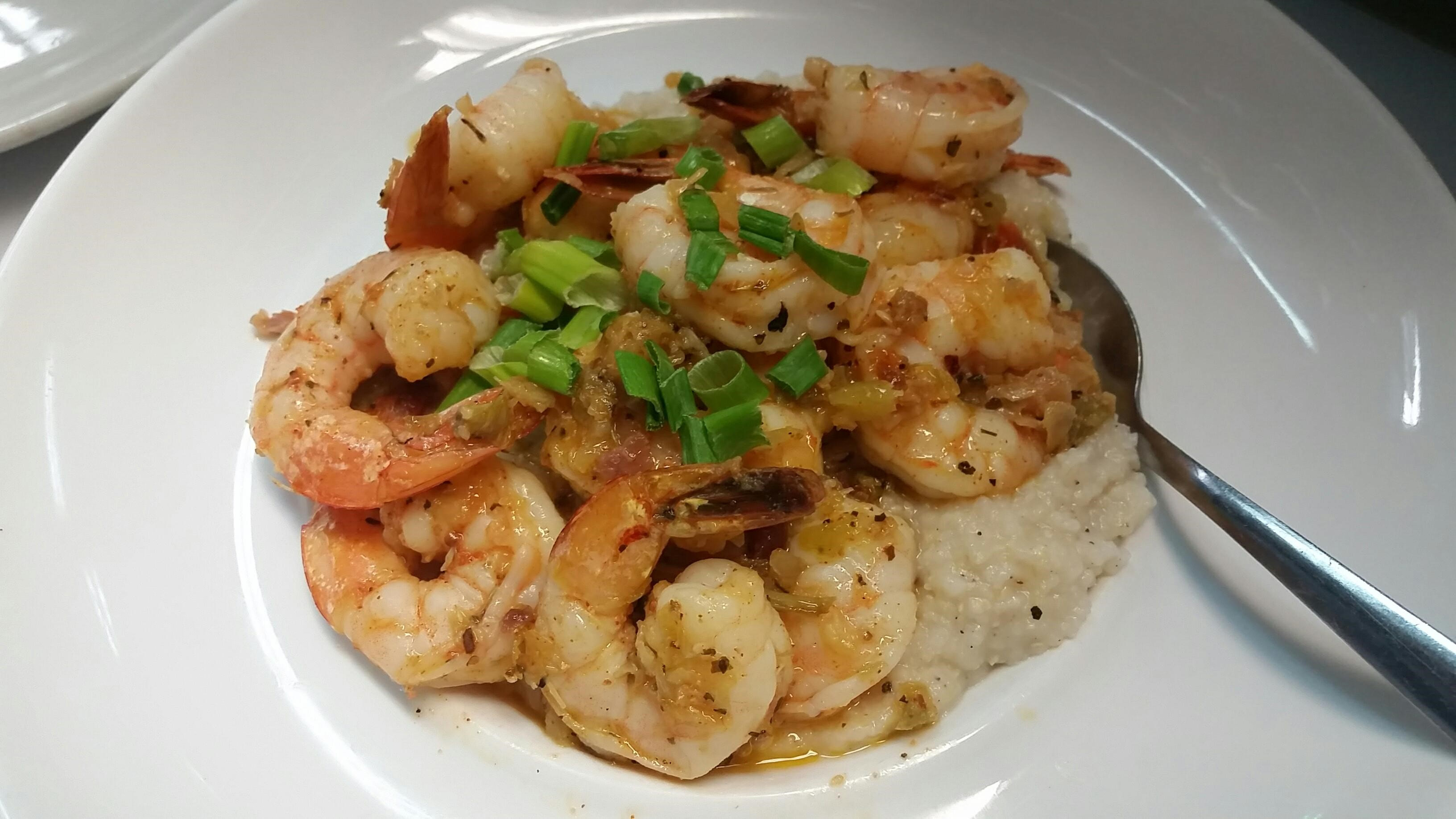 FAMILY PACK LOW COUNTRY SHRIMP N GRITS MEAL (feeds 4 to 6).