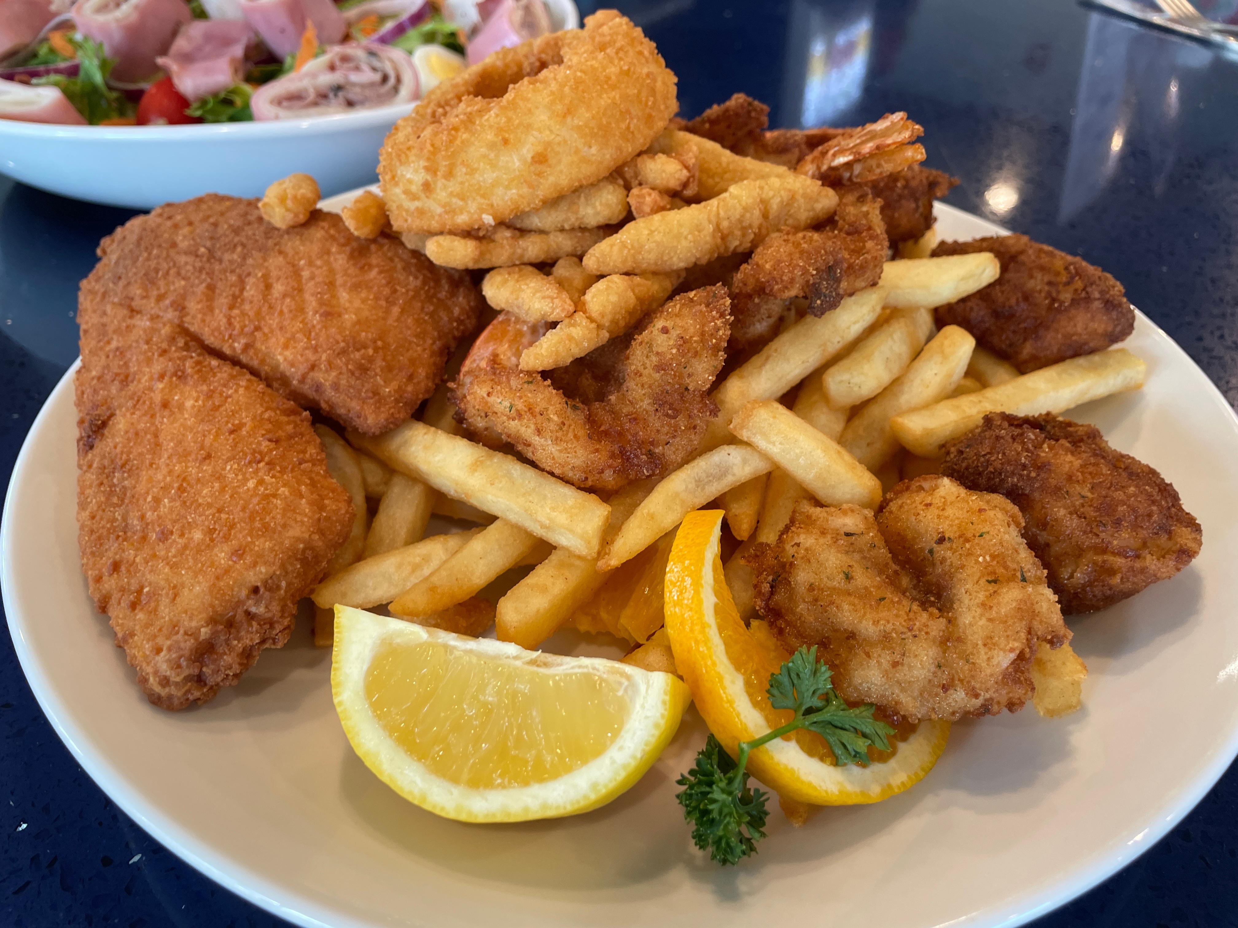 Fried Seafood Combo Platter.