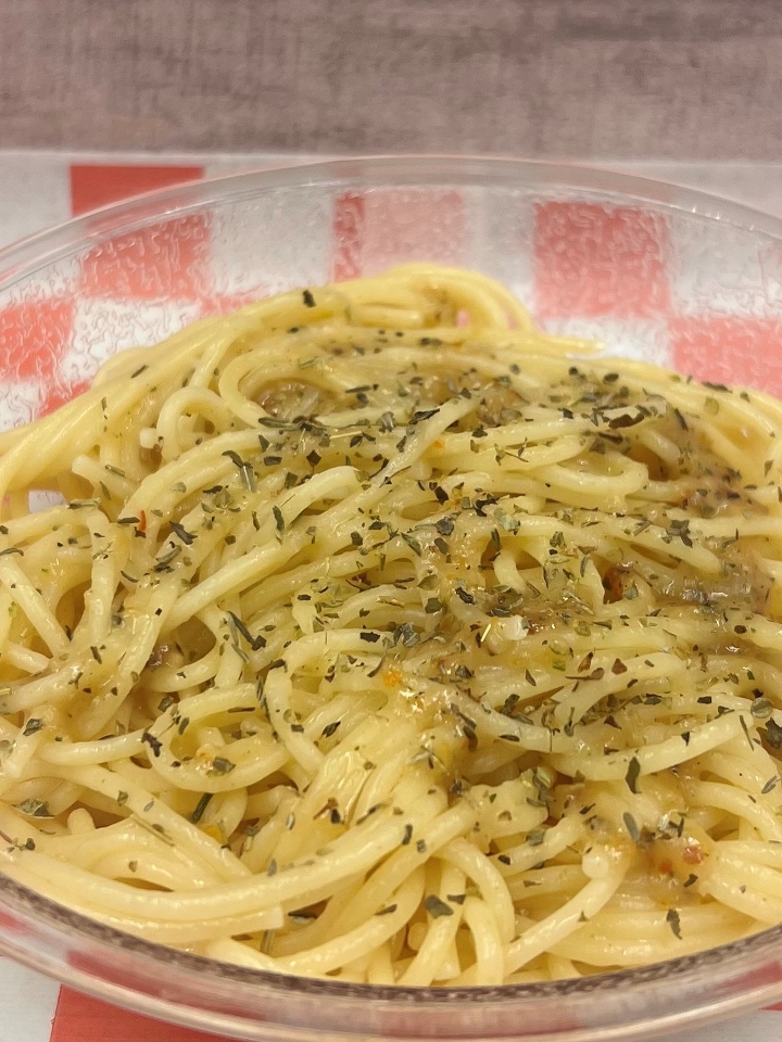 Family Spaghetti and Garlic Butter.