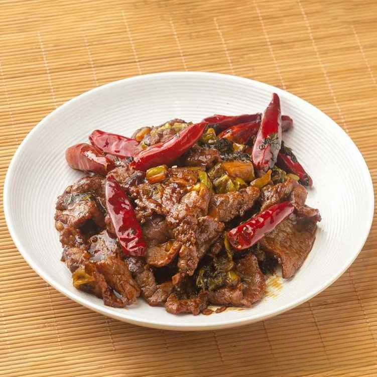 BF6. 酸菜炒牛/Beef with Preserved Mustard Green.