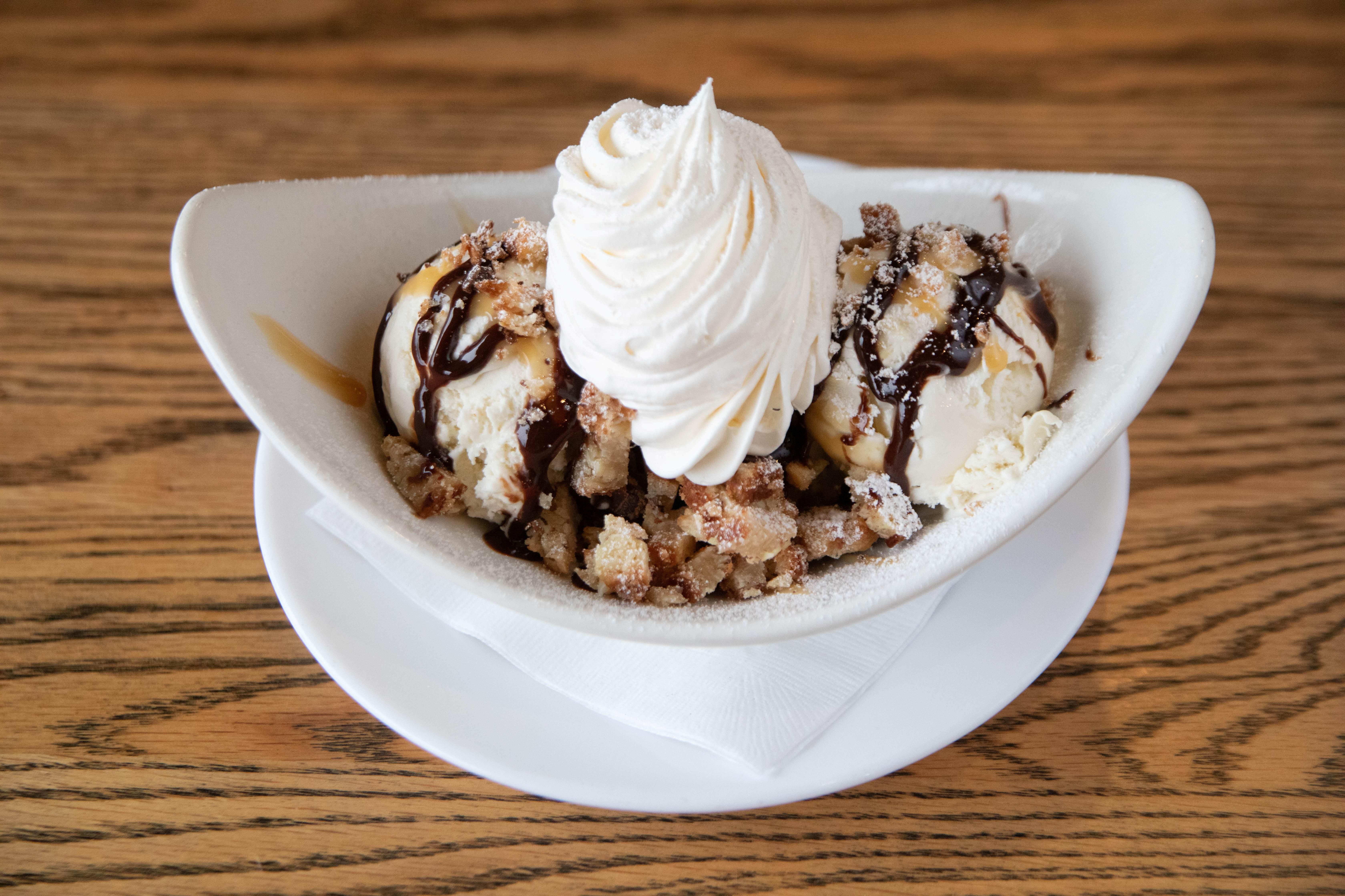 Almond Joy Cookie Sundae.