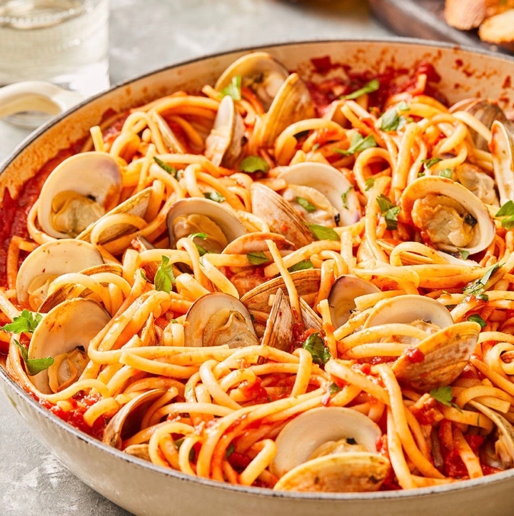 Linguine W/ Clam Sauce (Red).