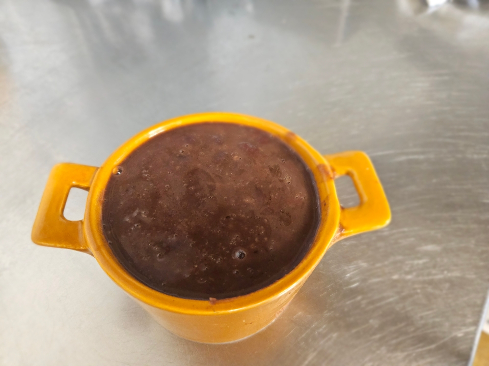 Black Beans/Frijoles Negros.