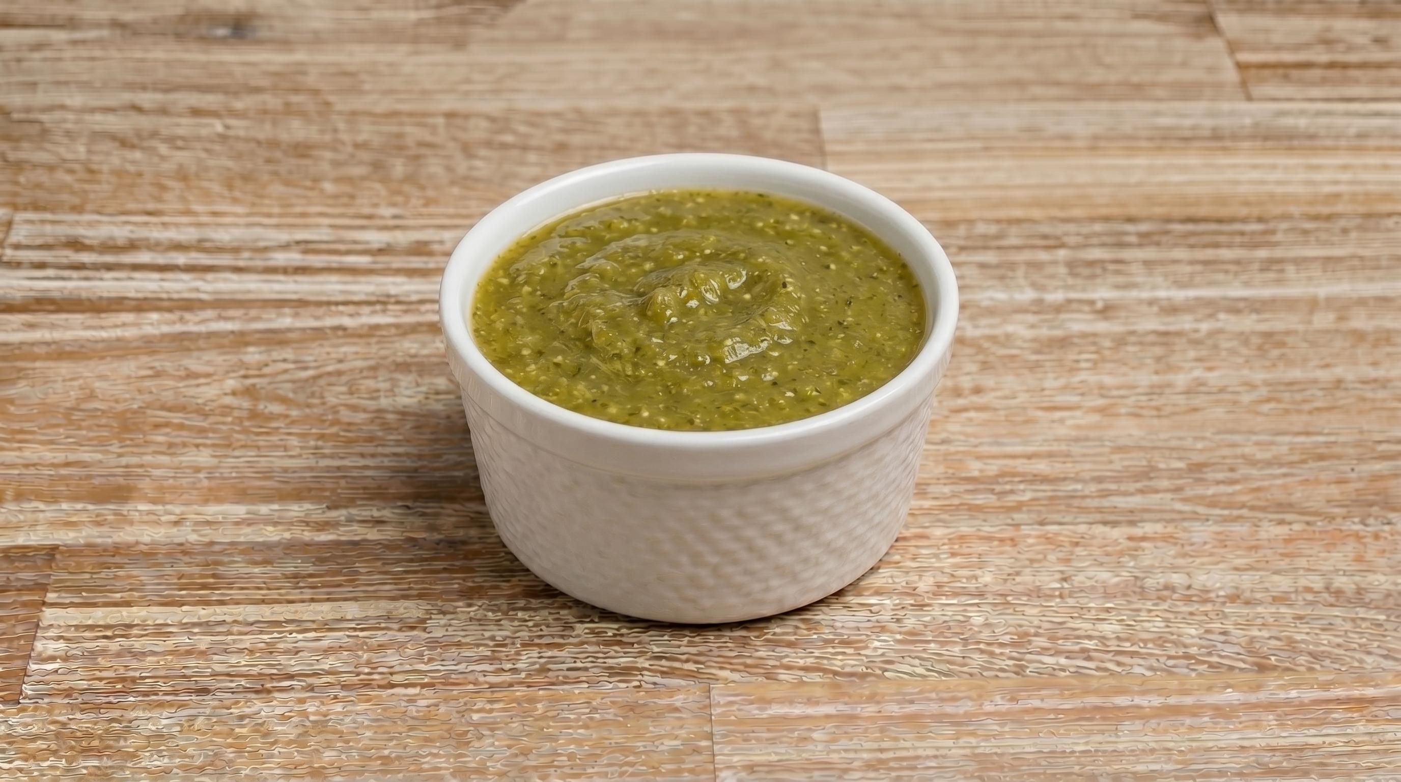 8 oz Green Salsa.