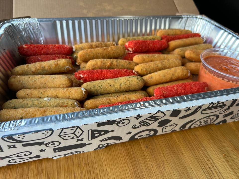 Mad Mutz® Fresh Mozzarella Sticks Box-(50).