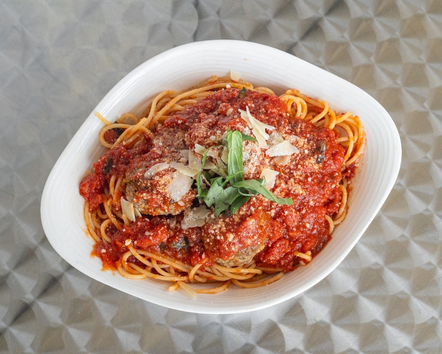 Spaghetti w/ Meatballs.