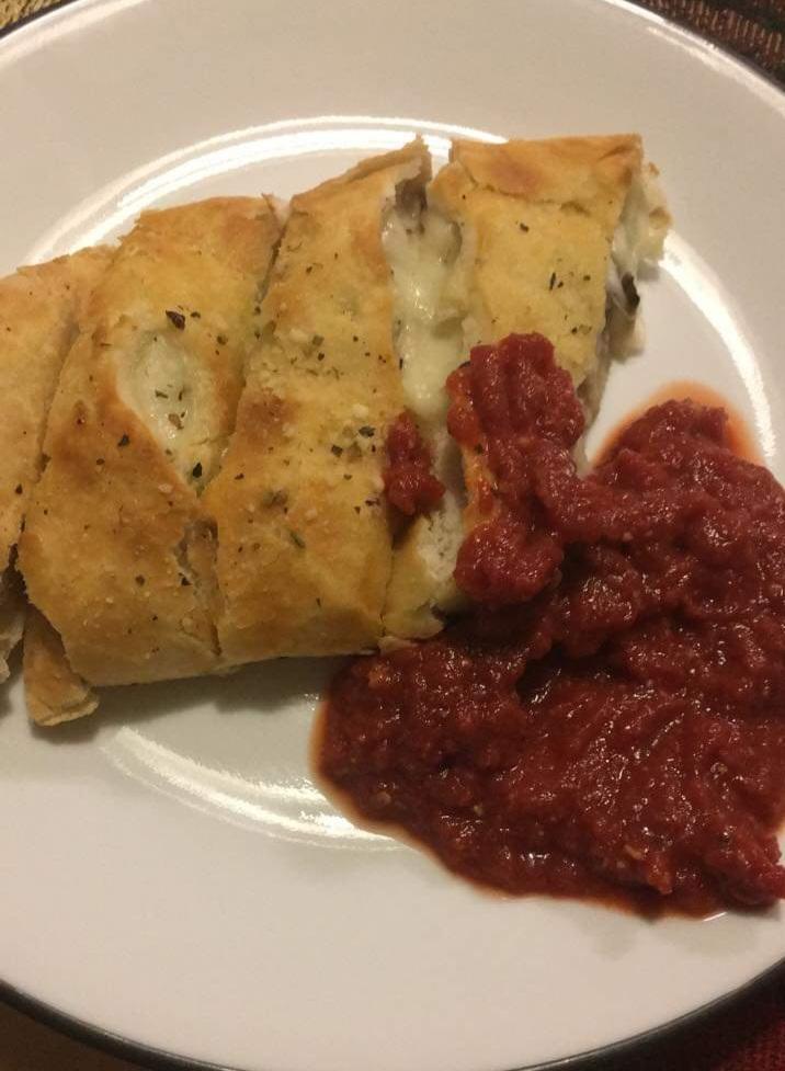 SM 5 TOPPING STROMBOLI.