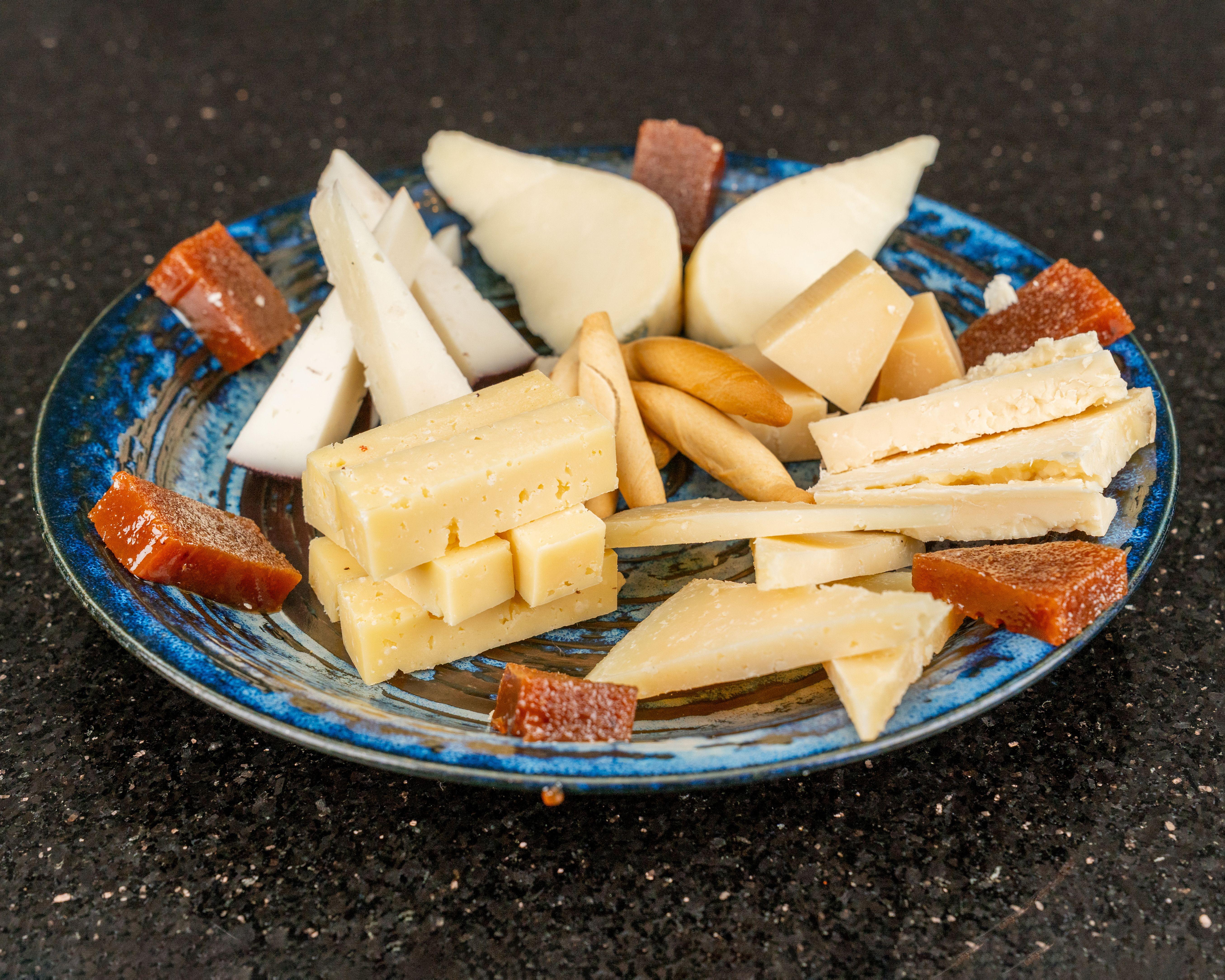 Queso Tetilla con Membrillo / Tetilla Cheese with Quince.