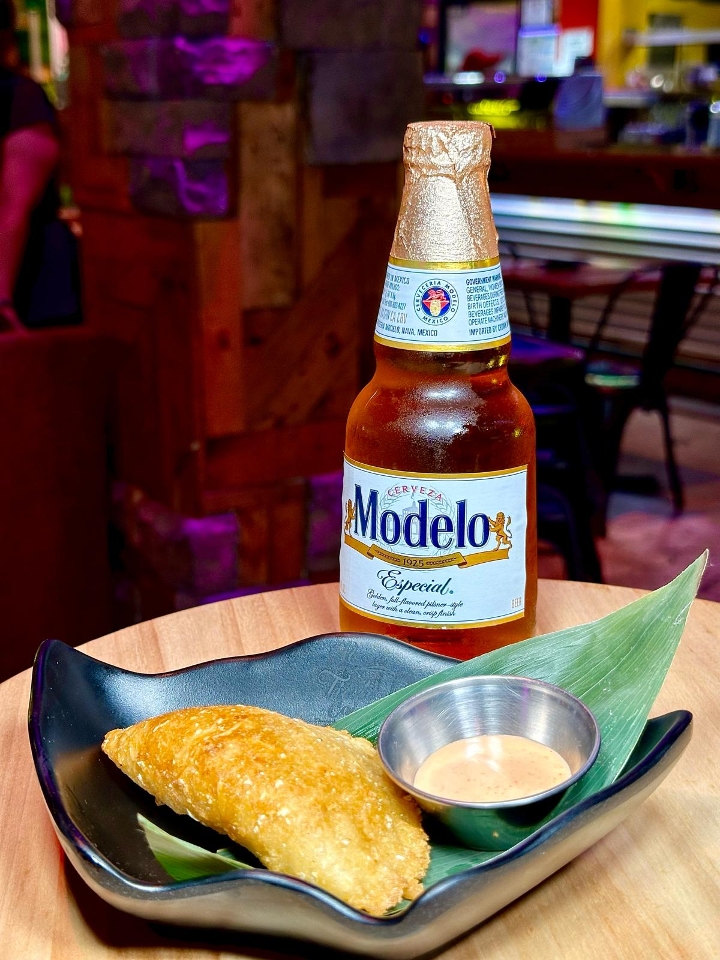 Tiesto Yuca Empanada (1).