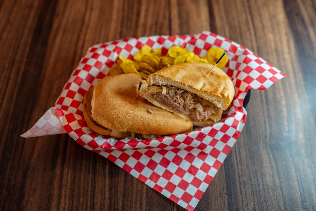 Pan con Lechon Sandwich.