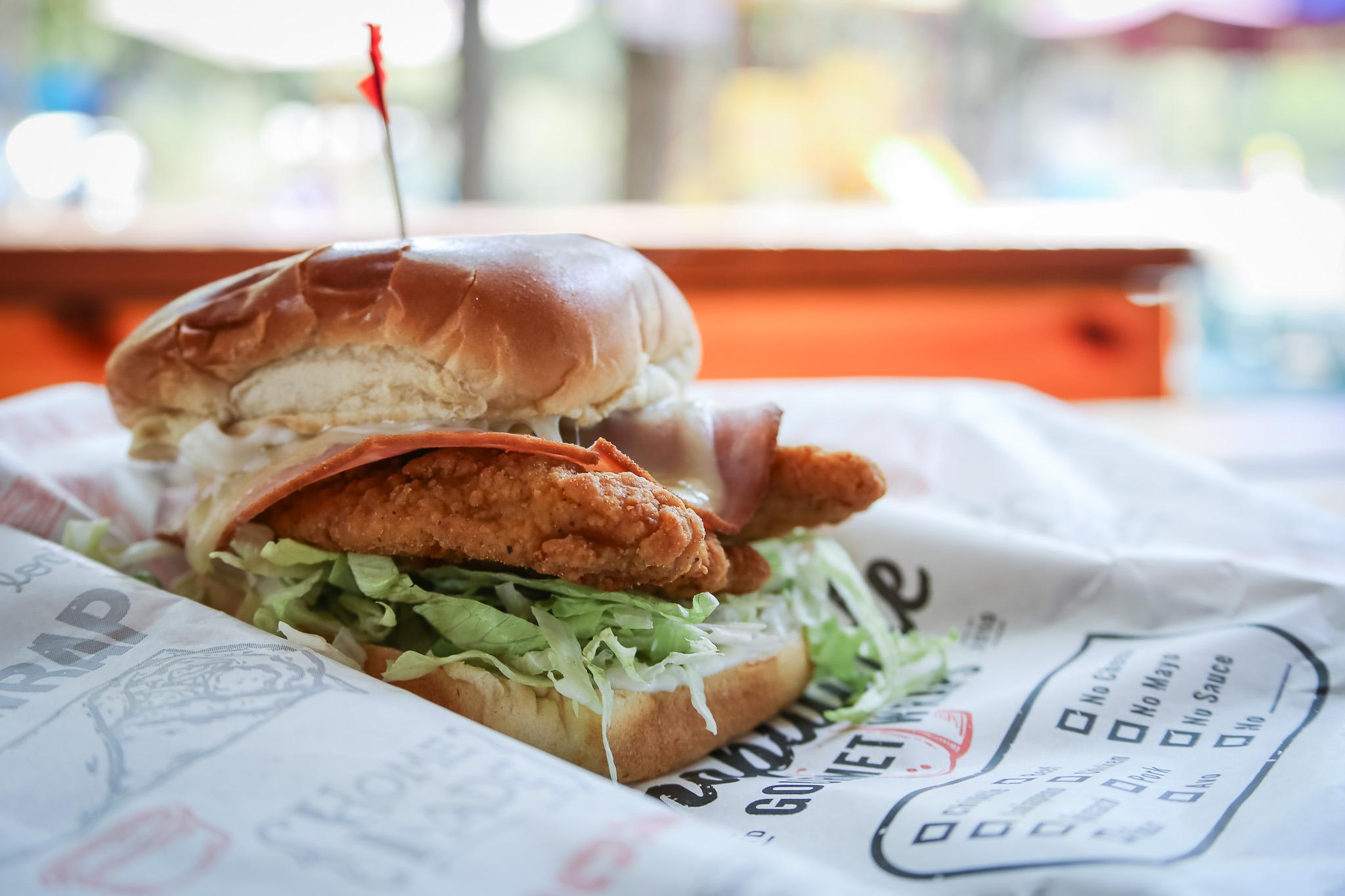 SURF BURGER BASKET.