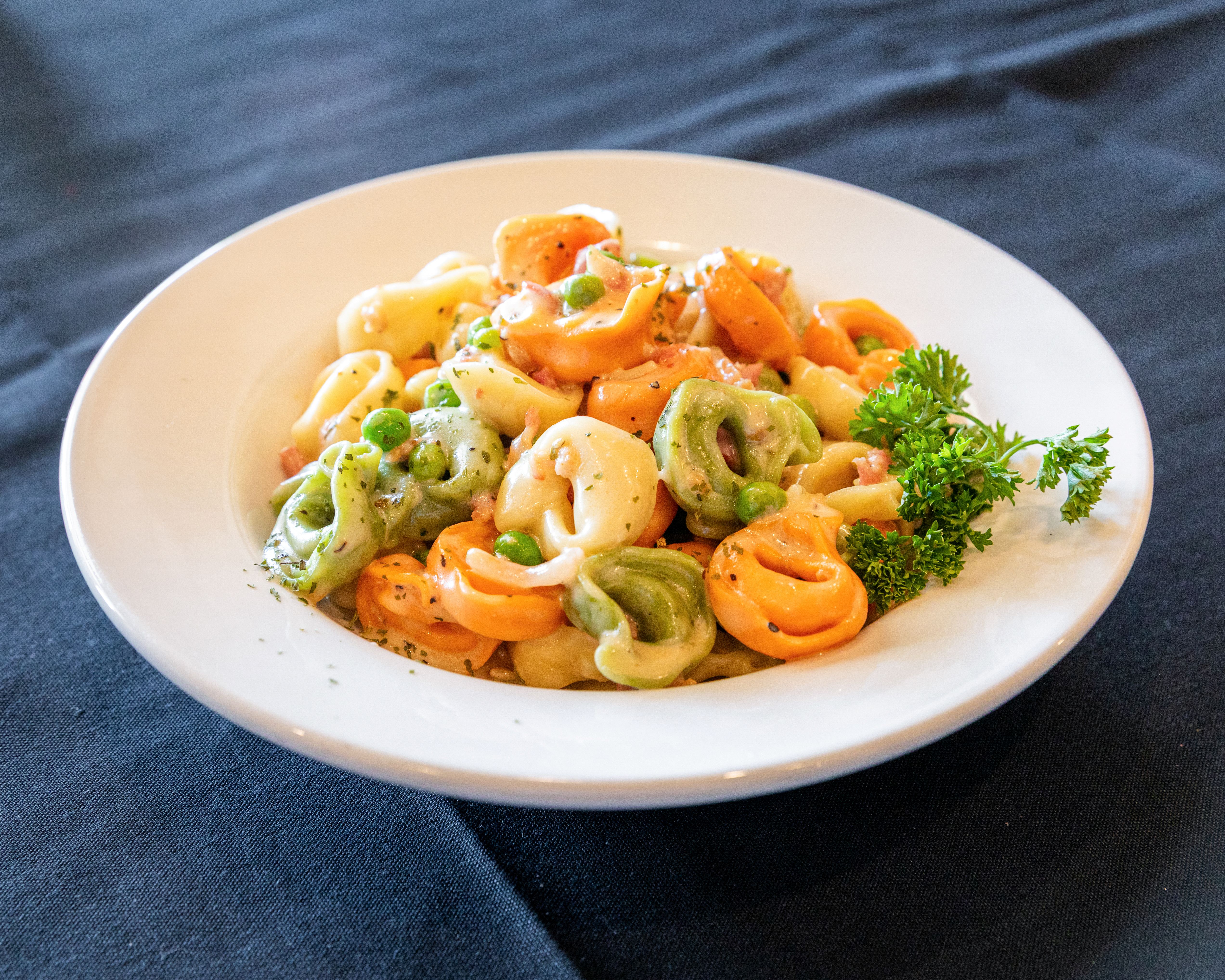 (L) Tortellini Alla Panna.