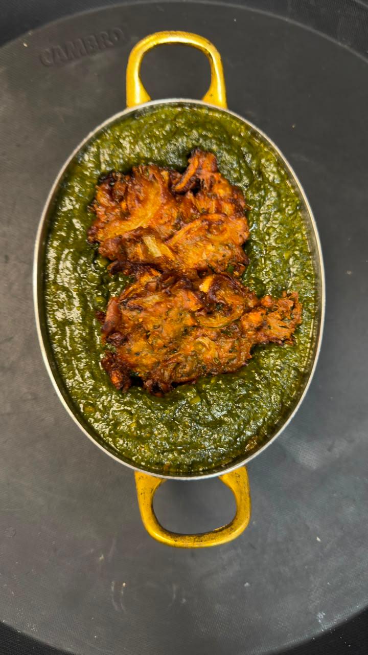 Lehsooni Tadka Saag.