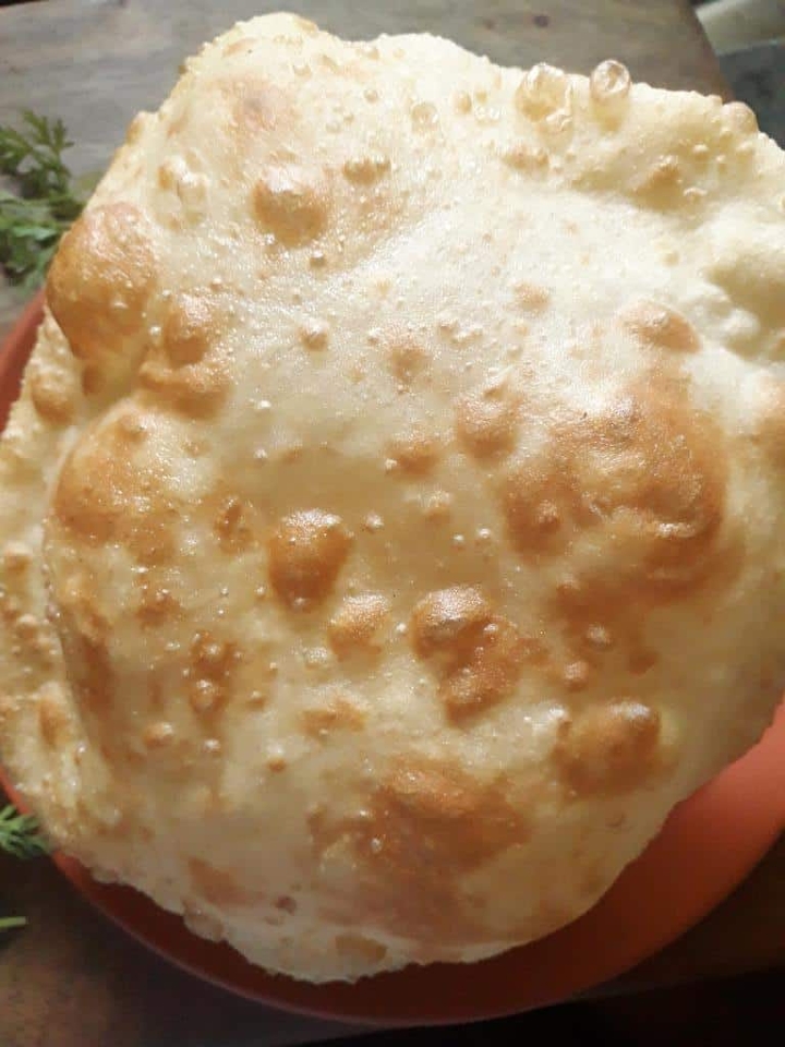 Bhature (2 pcs).