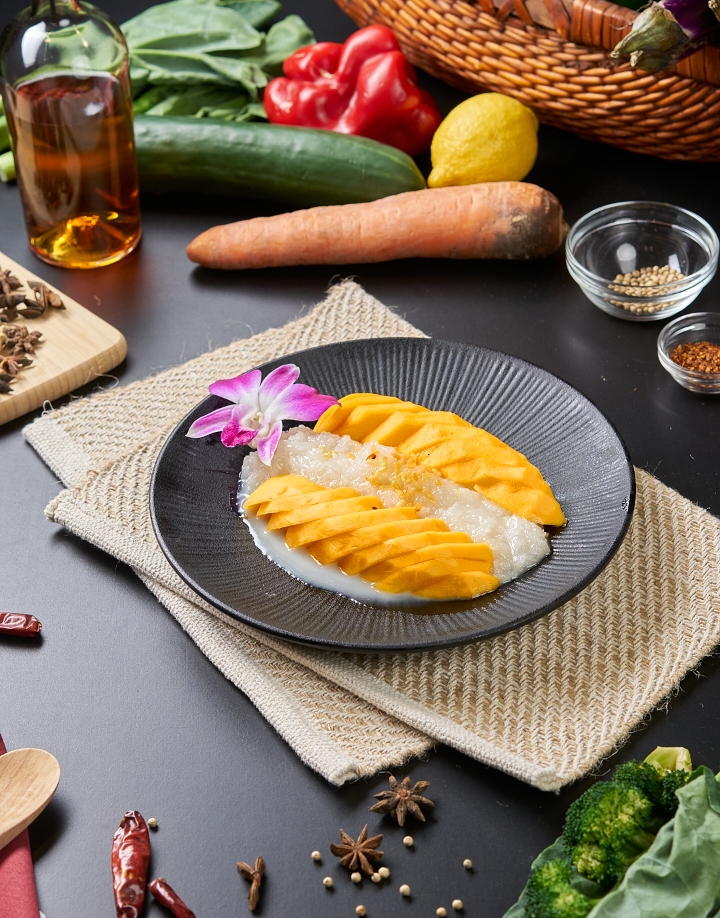 Sweet Rice With Mango.