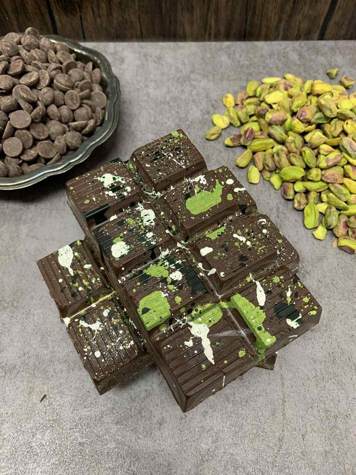 Dubai chocolate bar.