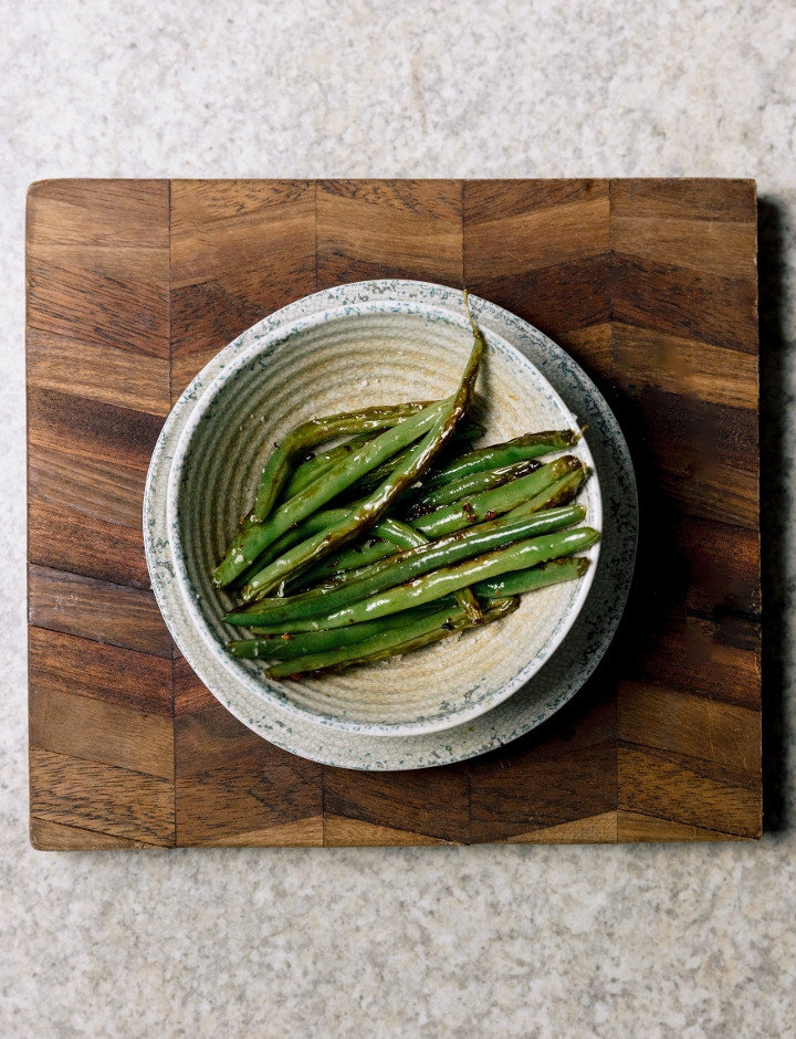 Crock of Garlic Green Beans.