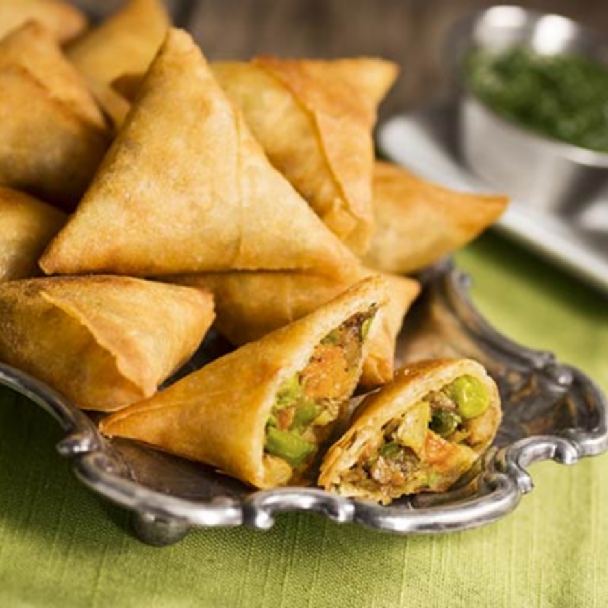 5 Pieces (Vegan) - Spicy Vegetable Samosa.