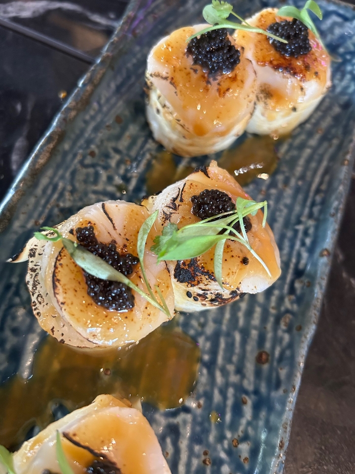 Tri-Scallop Roll.