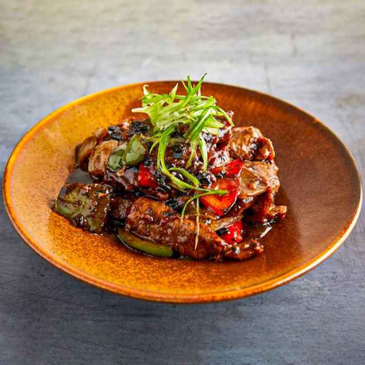 BF8. 豉椒炒牛肉/Beef with Pepper and Onion.