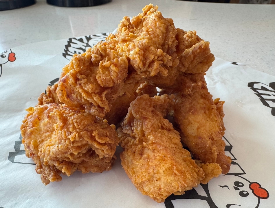 8 Boneless Wings.