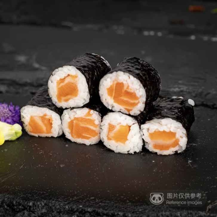 Salmon Mono Maki Roll.