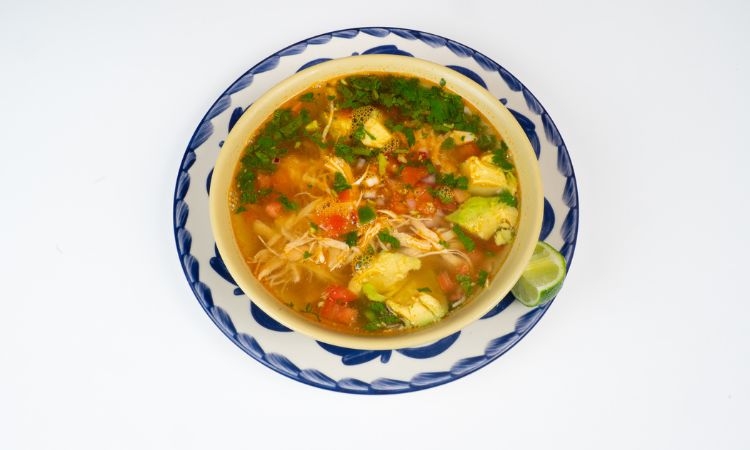 Chicken soup (caldo de pollo).