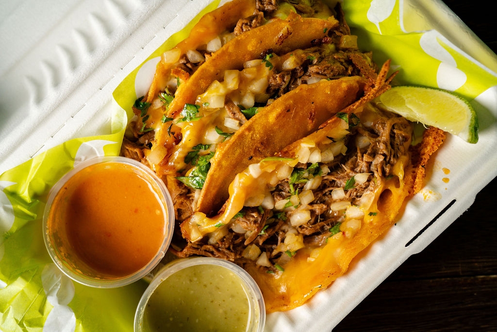 3x Birria Tacos + Consomé.