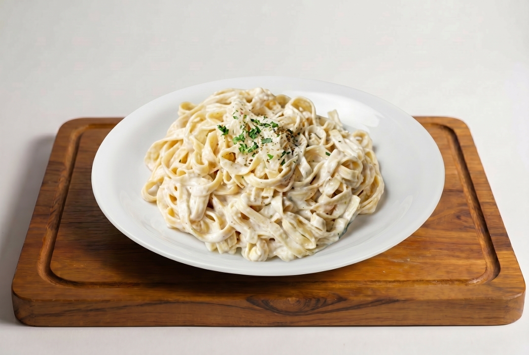 Fettuccine Alfredo (Lunch).