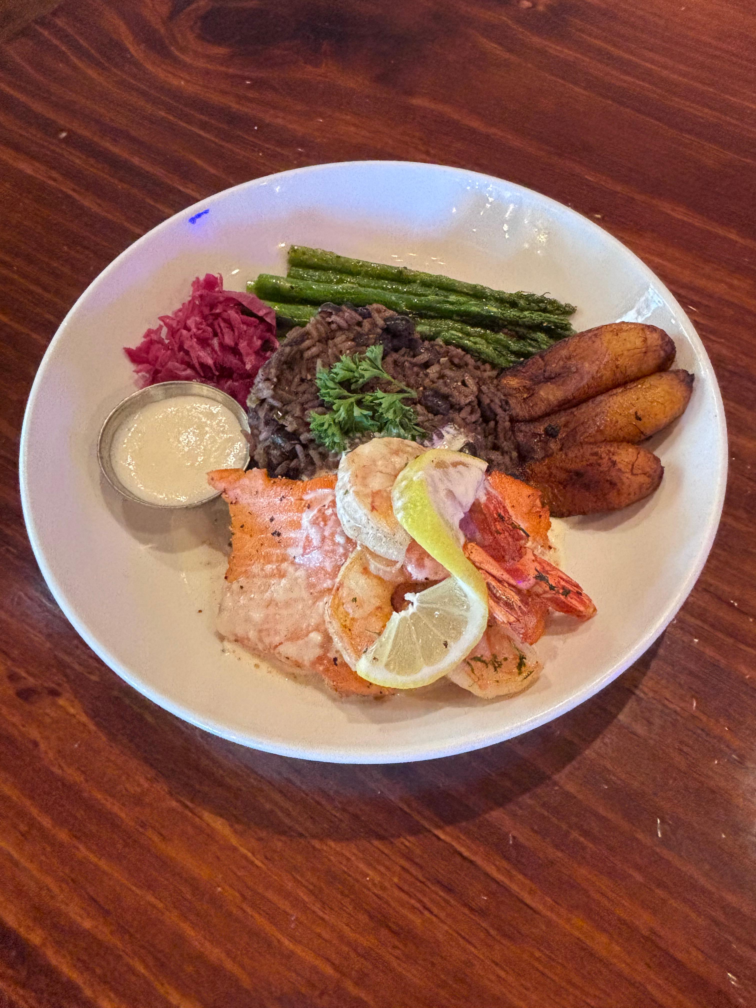 Congrí Salmon and Shrimp.