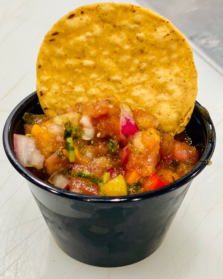 Hawaiian-style salsa 1/2 pint.