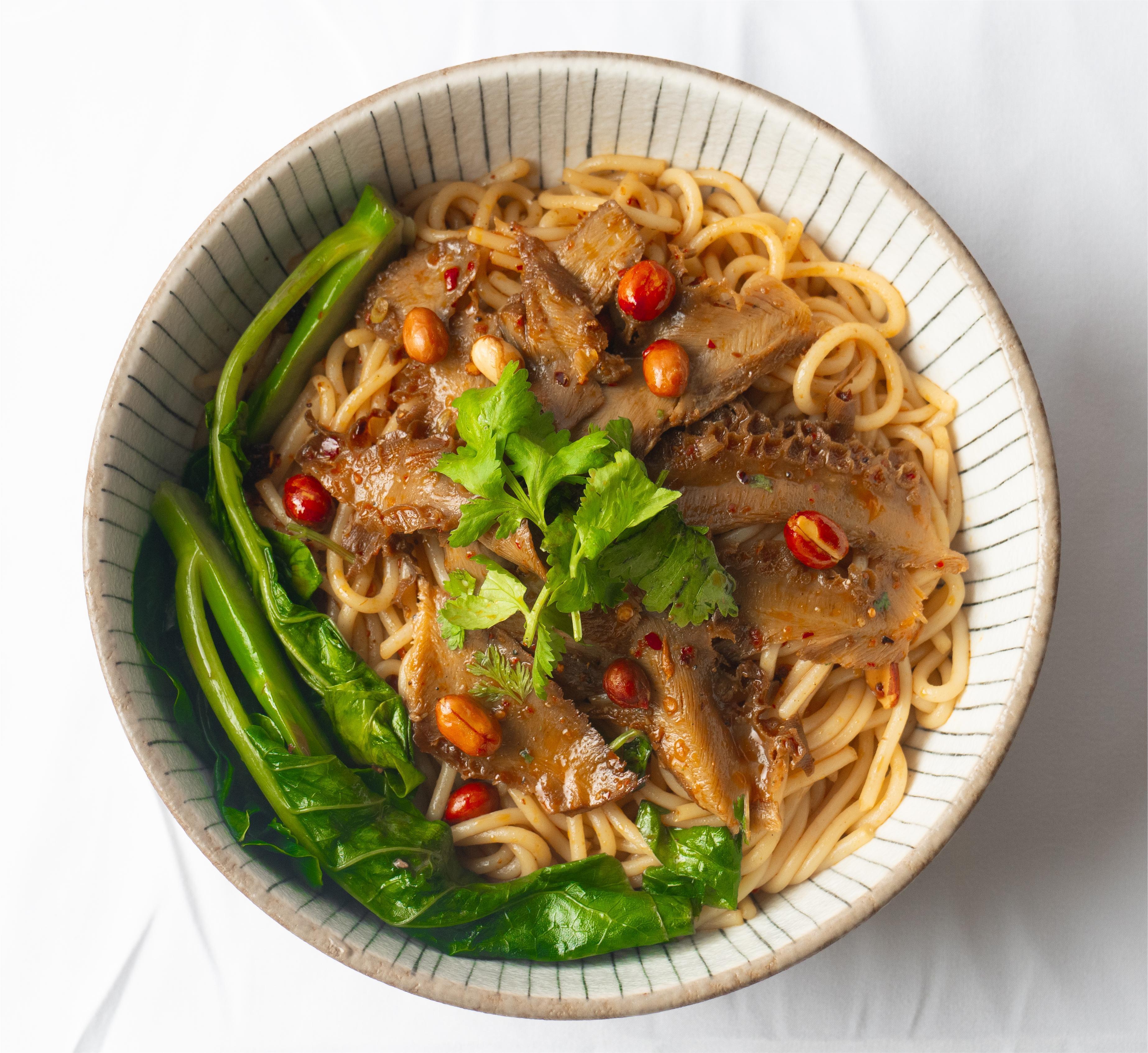 Dry Mixed Beef Tripe Noodle / 干拌牛肚粉/面.