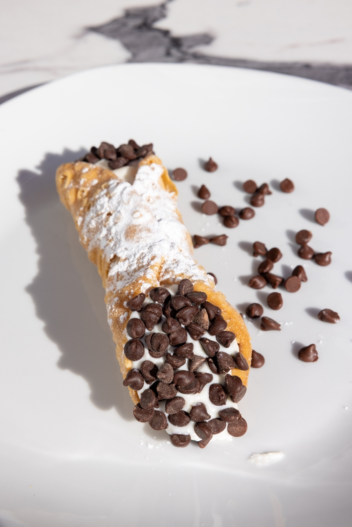 Cannoli.