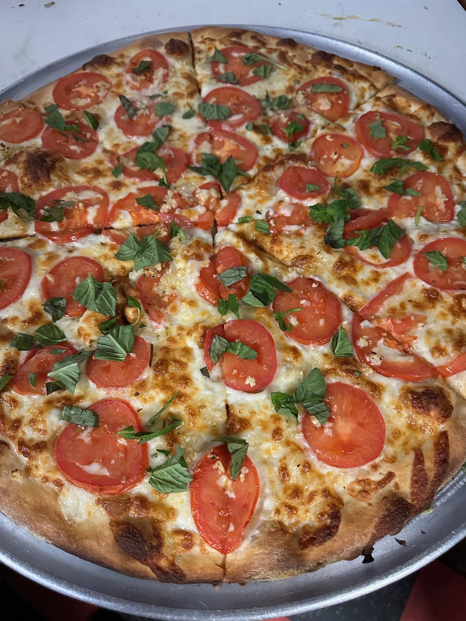 18" Margherita Pizza.