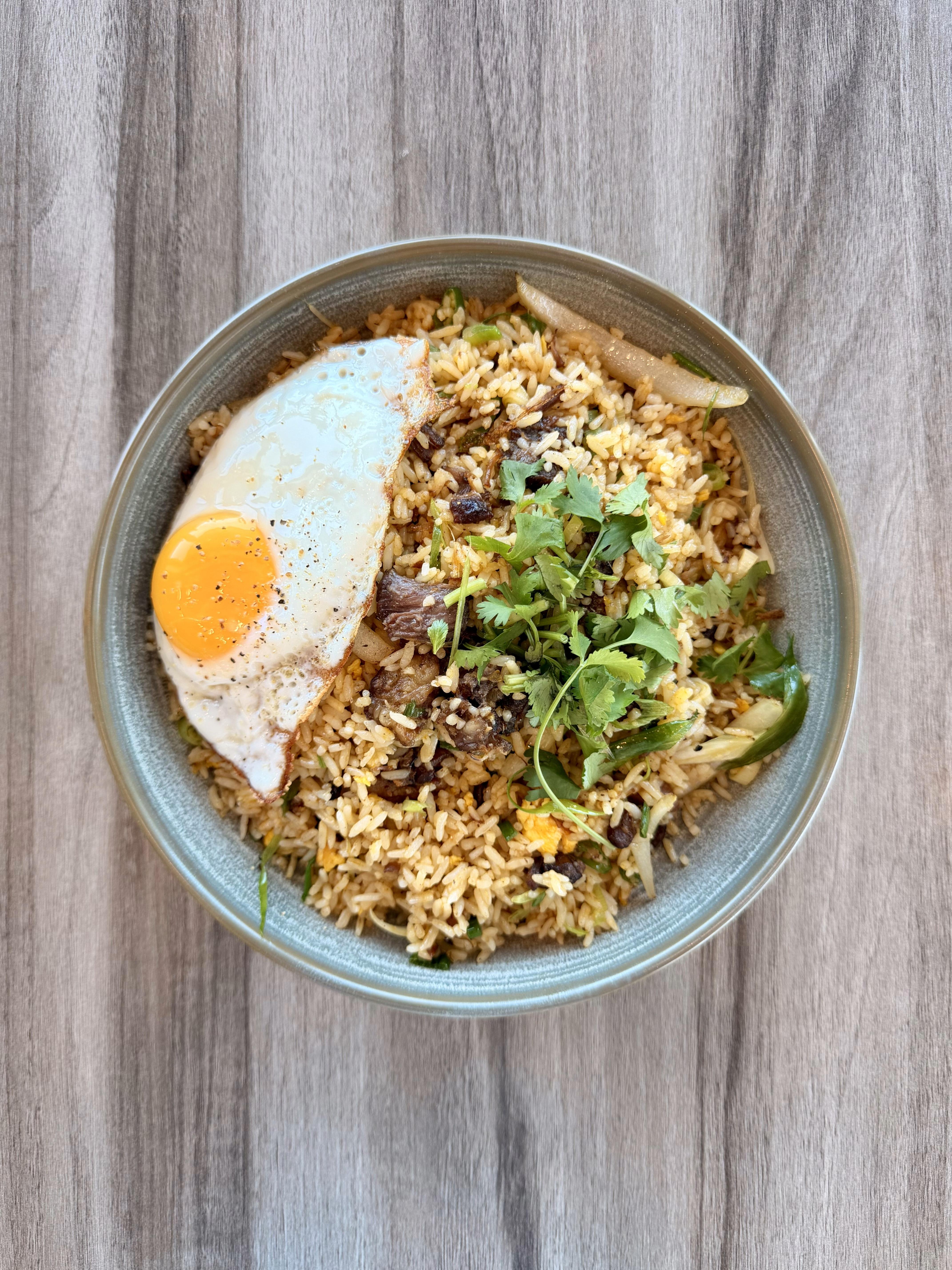 Cơm Chiên Đuôi Bò (Oxtail Fried Rice).