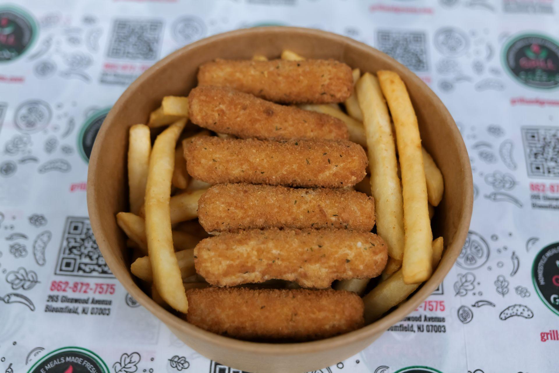 Mozzarella Sticks (6 pcs.).