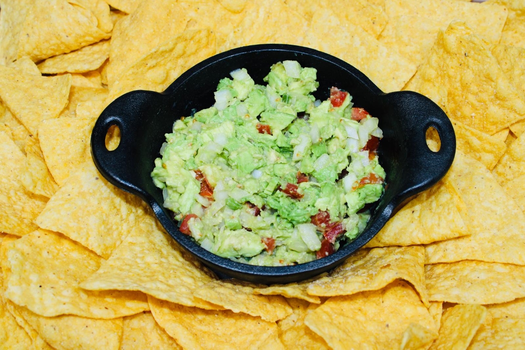 Guacamole & Chips (Sharable).