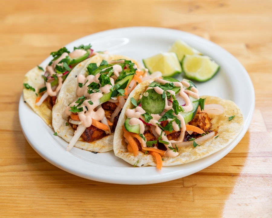Roasted Tofu Bánh Mì Tacos.