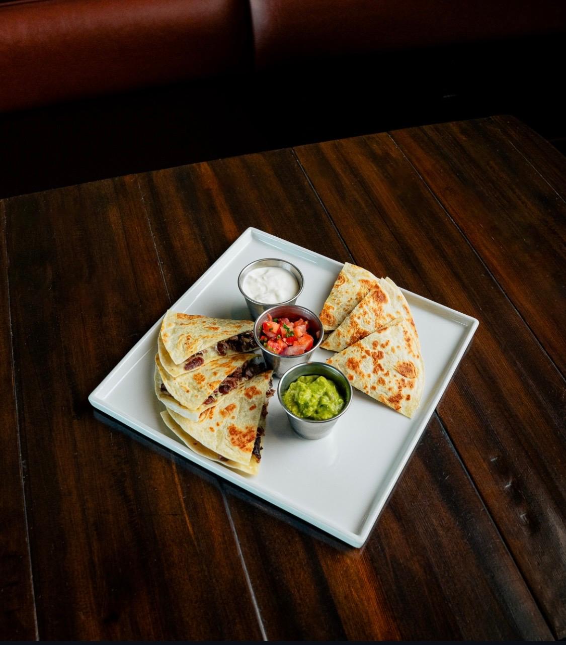 Quesadilla Con Todo.