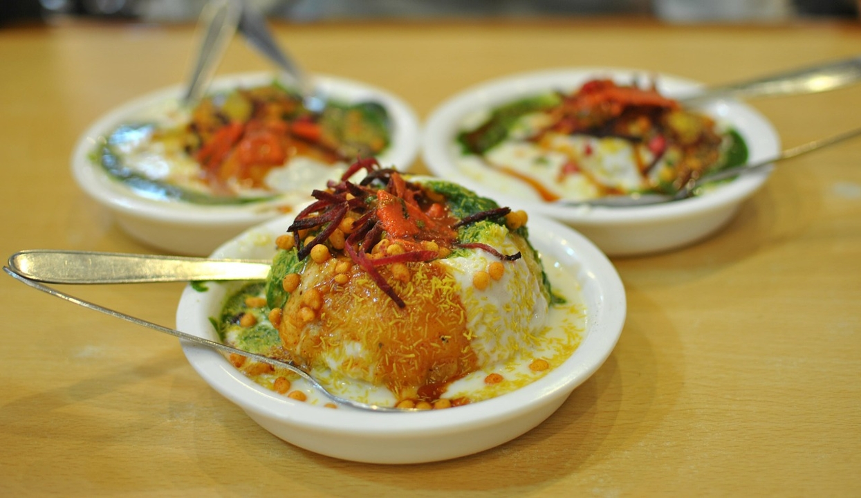 Ultimate Chaat Feast (Masala Puri, Kachori, Aloo Tikki).