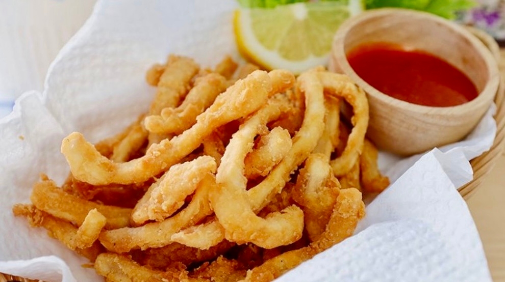 Crispy Calamari (Serve 6).
