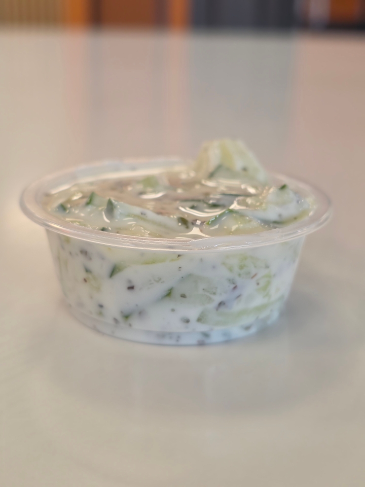 Tzatziki Sauce (1.5 oz).