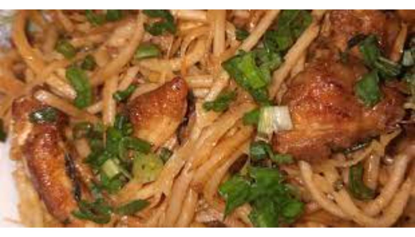 Hakka Noodles Chilli Chicken -Non Vegan.